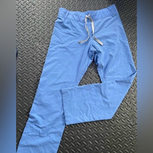 FIGS Scrub Set - Picture 4 of 6